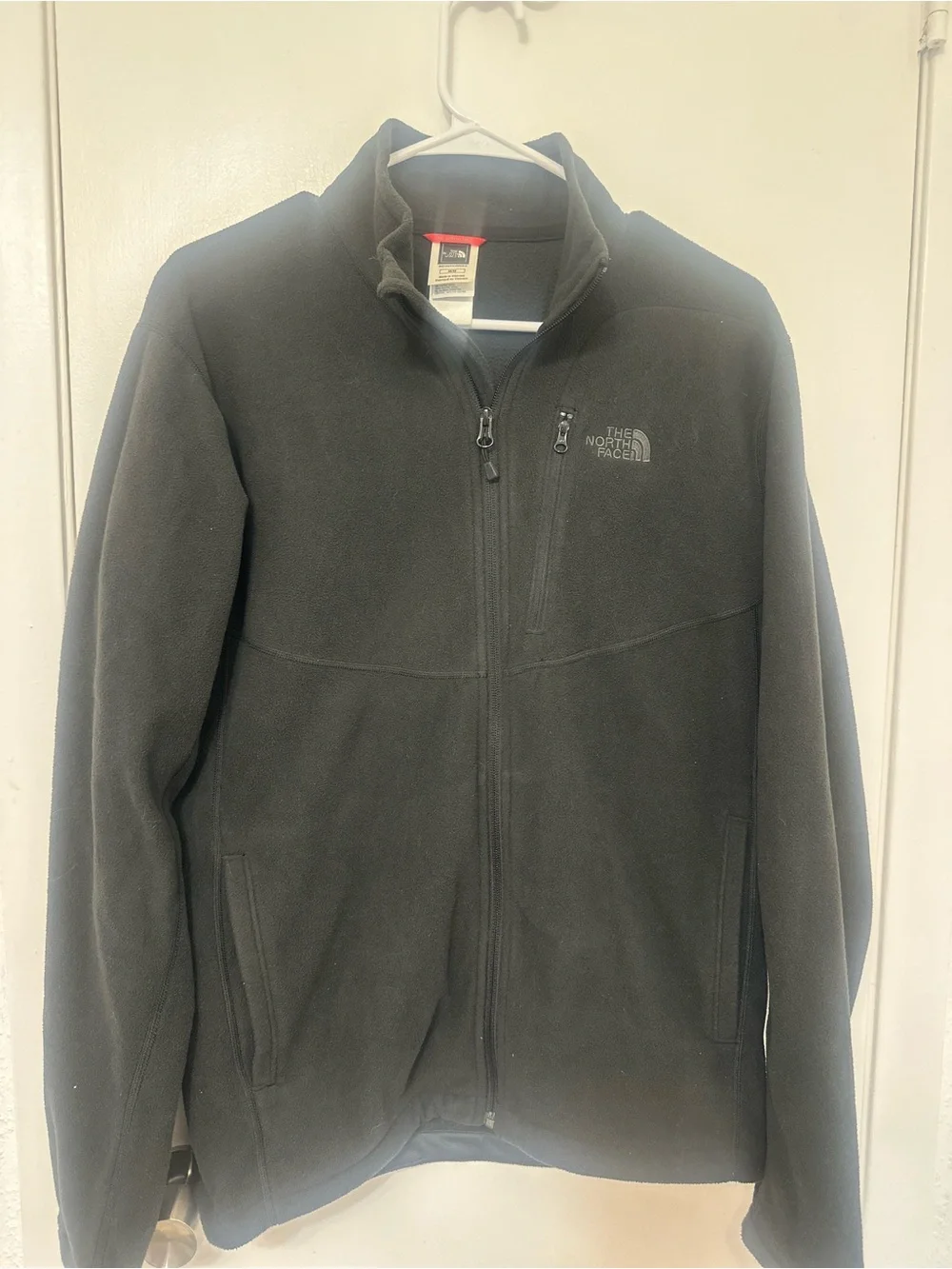 The North Face Men's Black Full-Zip Lightweight Fleece Jacket